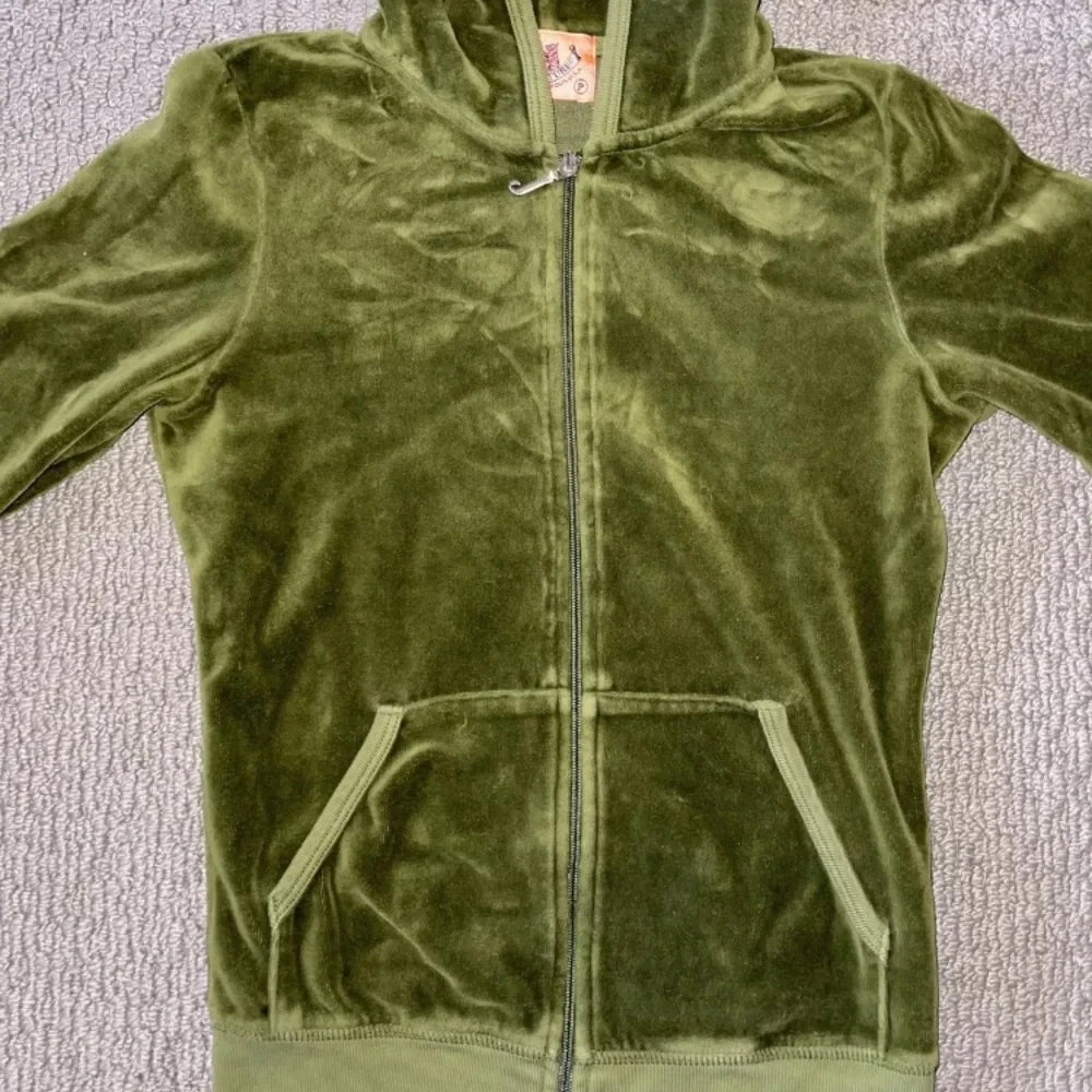 ISO!! - Picture 3 of 5